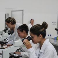 UFR abre vagas para curso de Microbiologia para alunos do IFMT