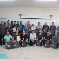 Servidores do IFMT Rondonópolis recebem notebooks e reitor anuncia obra de ampliação para 2025